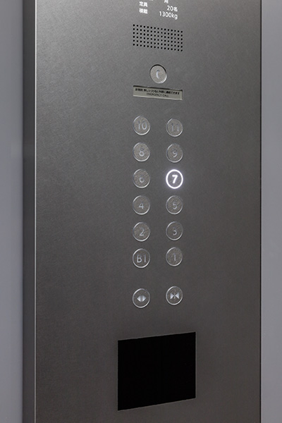 エレベーター　かご操作盤