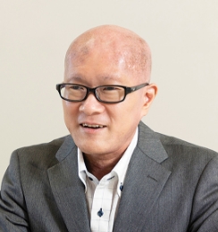 渡邉 弥里氏