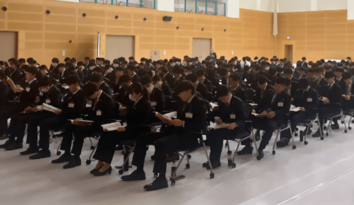 4月入社の社員を対象としたメンタルヘルス対策講義の様子